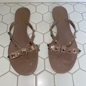 New-Tags in box. Worn once.